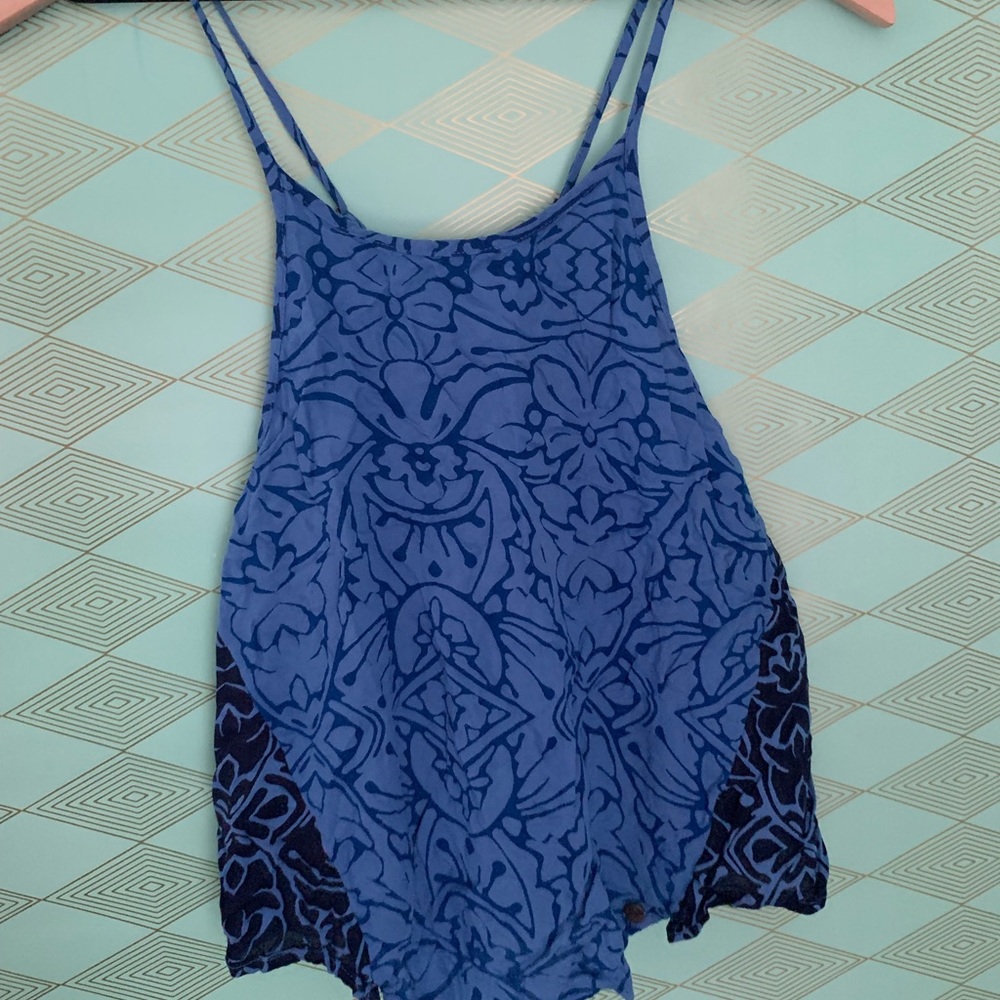 Blue flower cross top